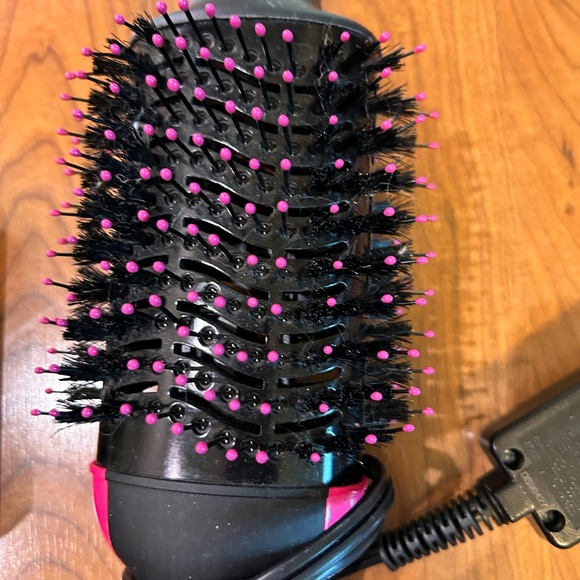 Amika AND Revlon Hair Tools 🎀 - Picture 4 of 5